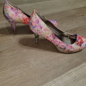 Pink floral heels, Madden Girl